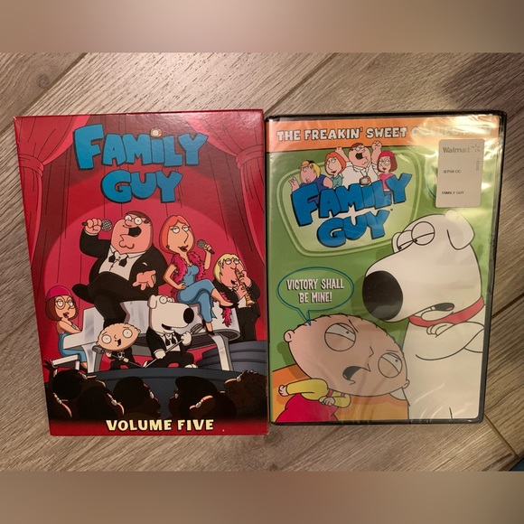 Family Guy - Volume Five 5 (DVD, 2010) & Bonus DVD The Freakin Sweet Collection - Picture 1 of 2